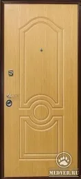 943